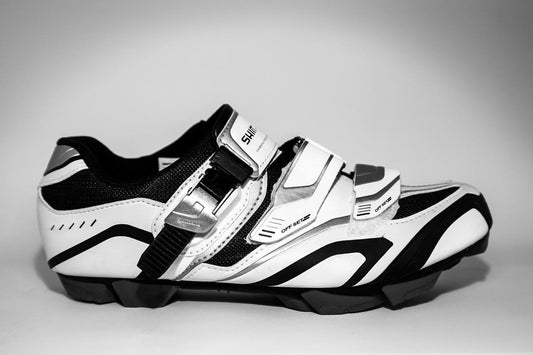What are the benefits of cycling shoes?